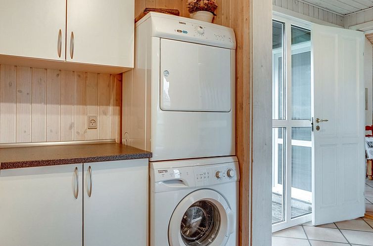 Vakantiehuis "Alrune" - 800m from the sea