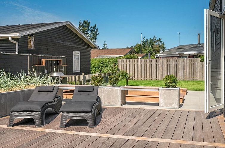 Vakantiehuis "Erk" - 700m from the sea