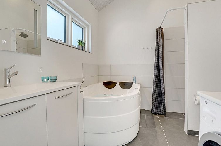 Vakantiehuis "Erk" - 700m from the sea