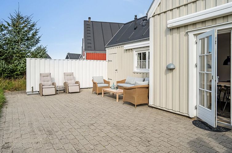 Vakantiehuis "Ingmarie" - 1km from the sea