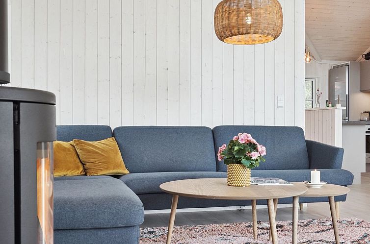 Vakantiehuis "Annvy" - 400m from the sea