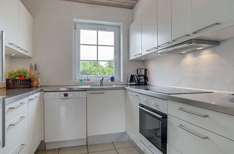 Vakantiehuis "Riki" - 150m from the sea
