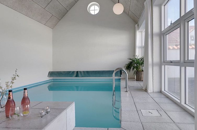 Vakantiehuis "Riki" - 150m from the sea