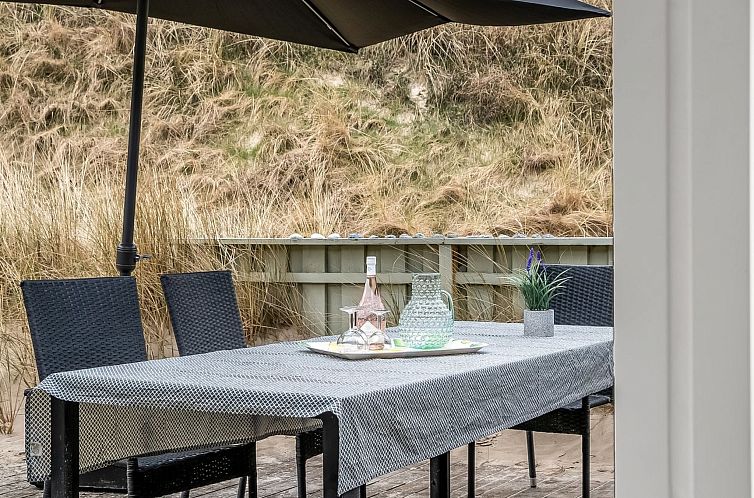 Vakantiehuis "Erwith" - 50m from the sea