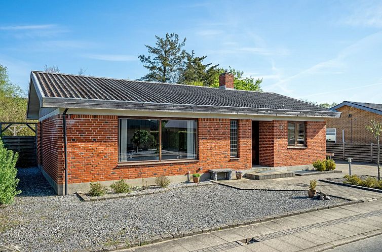 Vakantiehuis "Satu" - 2km from the sea