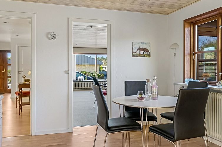 Vakantiehuis "Satu" - 2km from the sea