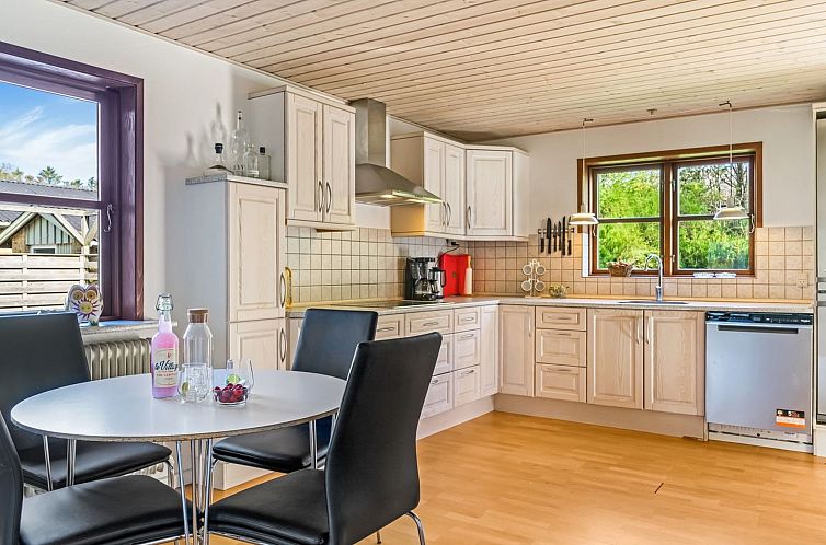 Vakantiehuis "Satu" - 2km from the sea