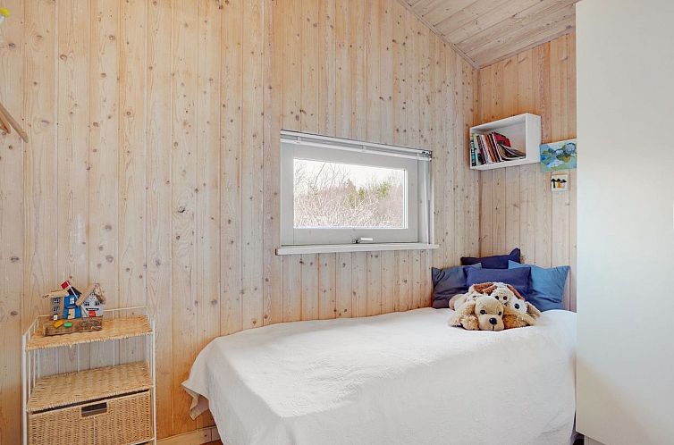Vakantiehuis "Ilja" - 800m from the sea