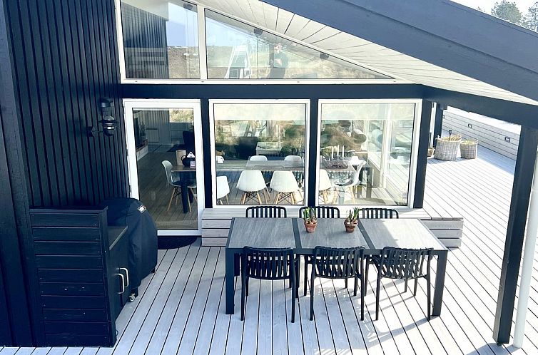 Vakantiehuis "Nilson" - 1.4km from the sea