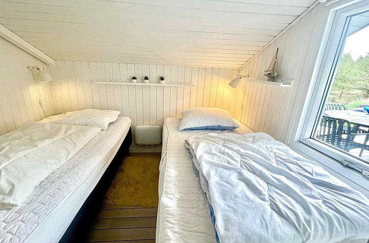 Vakantiehuis "Nilson" - 1.4km from the sea