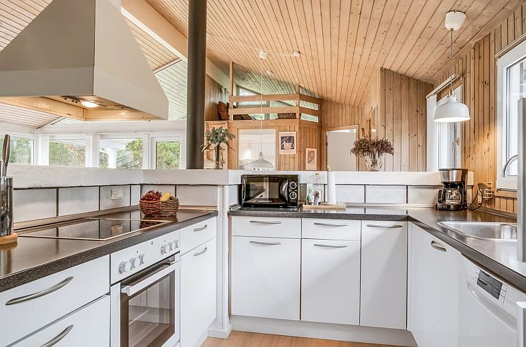 Vakantiehuis "Heike" - 1.3km from the sea