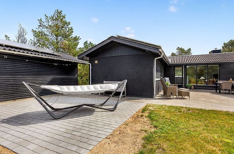 Vakantiehuis "Bernadeta" - 1.2km from the sea