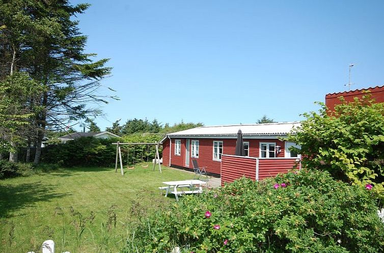 Vakantiehuis "Aku" - 700m from the sea