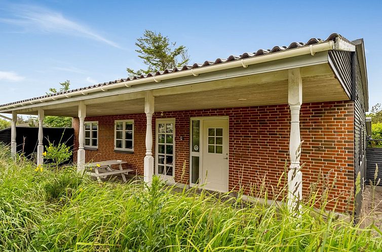 Vakantiehuis "Aku" - 700m from the sea