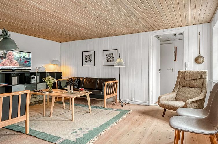 Vakantiehuis "Aku" - 700m from the sea