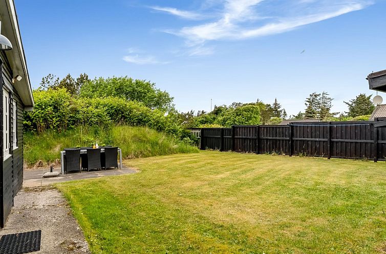 Vakantiehuis "Aku" - 700m from the sea