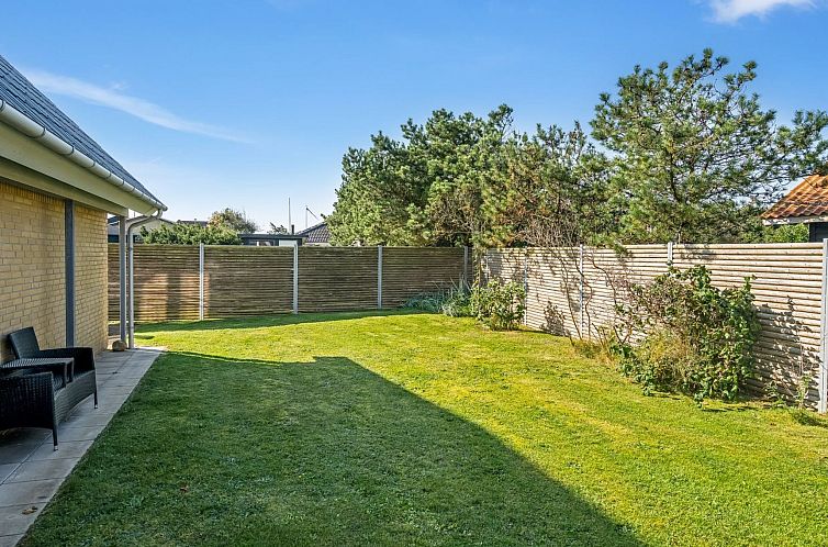 Vakantiehuis "Aku" - 700m from the sea