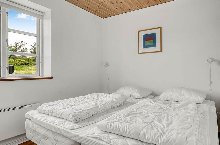 Vakantiehuis "Aku" - 700m from the sea