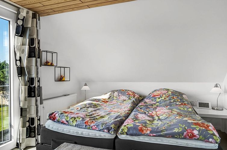 Vakantiehuis "Aku" - 700m from the sea