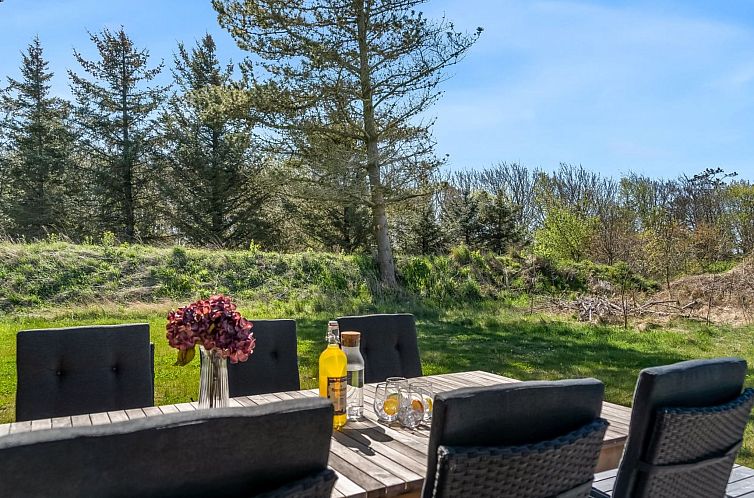 Vakantiehuis "Merete" - 900m from the sea