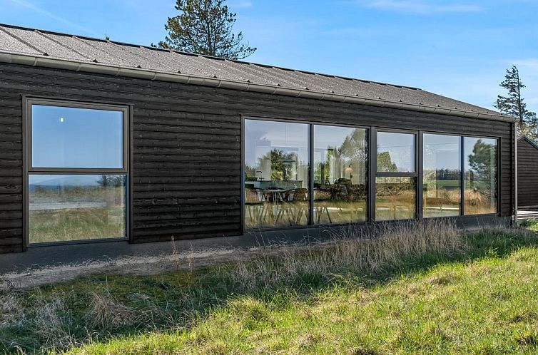 Vakantiehuis "Merete" - 900m from the sea