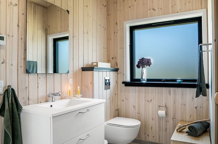 Vakantiehuis "Merete" - 900m from the sea