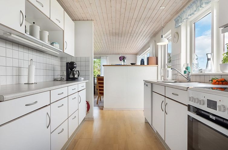 Vakantiehuis "Nikolce" - 500m from the sea