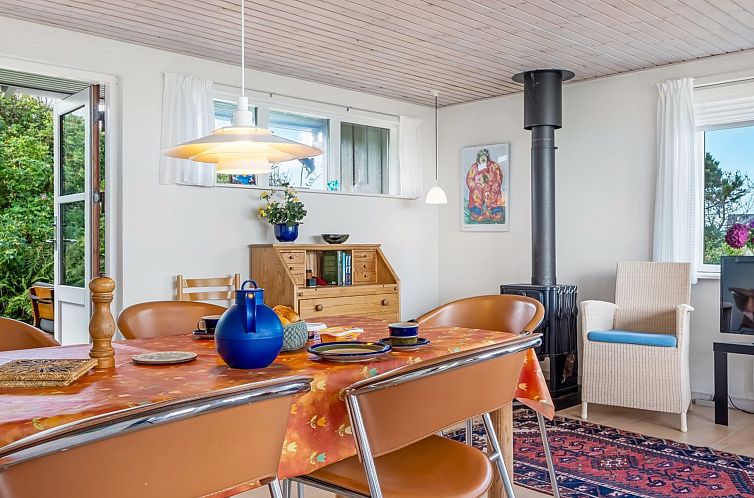 Vakantiehuis "Nikolce" - 500m from the sea