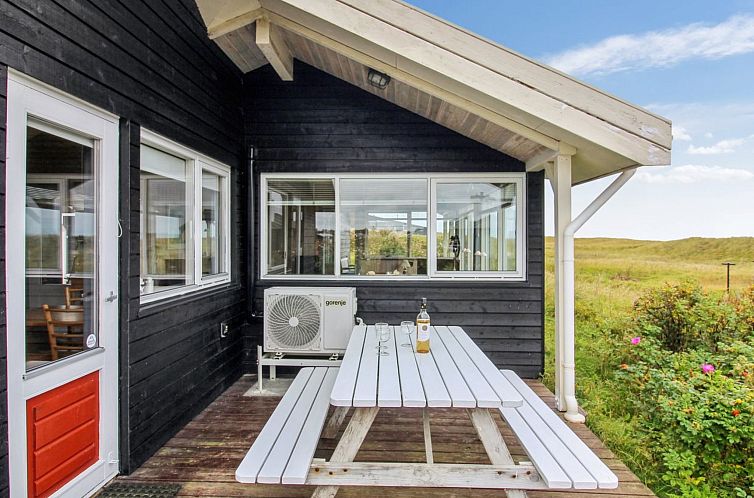Vakantiehuis "Dorit" - 100m from the sea