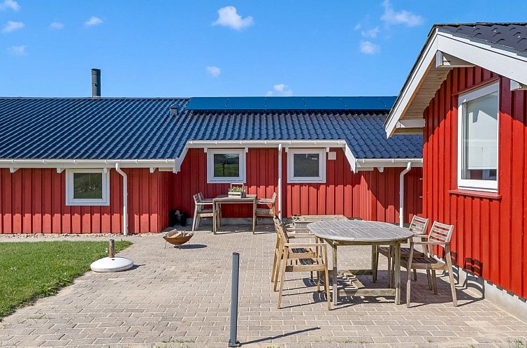 Vakantiehuis "Skrallan" - 400m from the sea