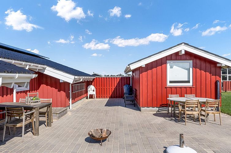 Vakantiehuis "Skrallan" - 400m from the sea