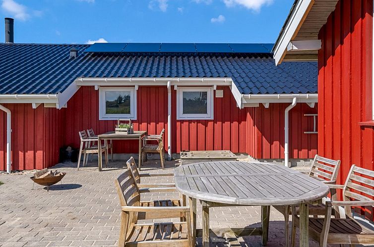 Vakantiehuis "Skrallan" - 400m from the sea