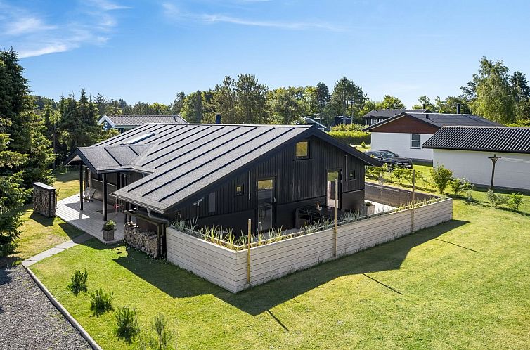 Vakantiehuis "Verner" - 990m from the sea