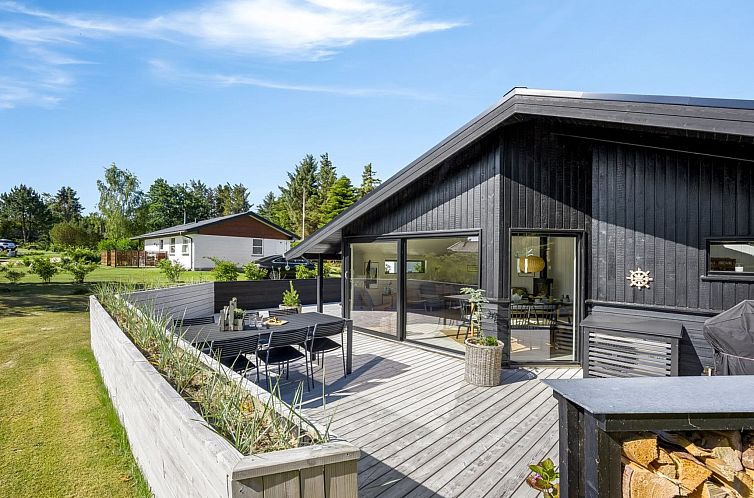 Vakantiehuis "Verner" - 990m from the sea