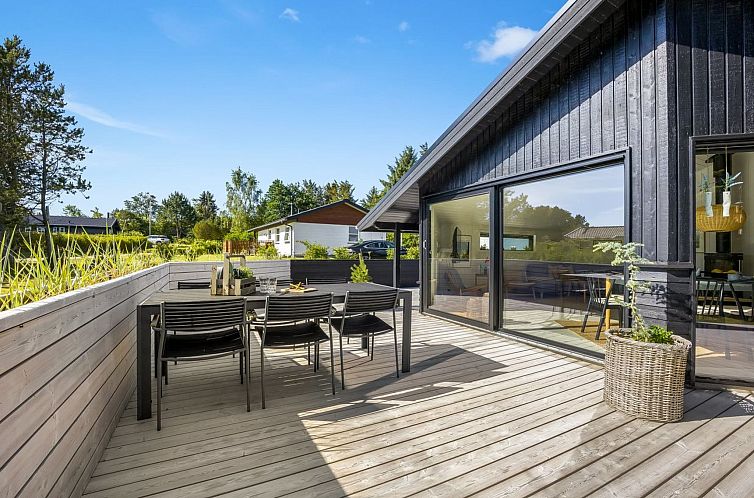 Vakantiehuis "Verner" - 990m from the sea