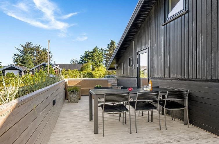 Vakantiehuis "Verner" - 990m from the sea