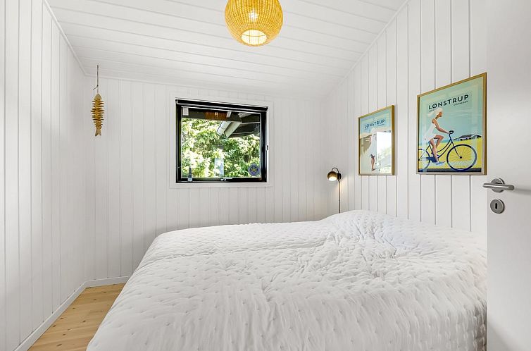 Vakantiehuis "Verner" - 990m from the sea