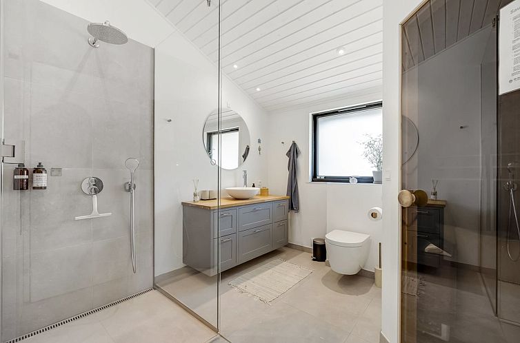 Vakantiehuis "Verner" - 990m from the sea