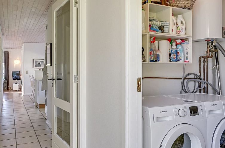 Vakantiehuis "Anella" - 1.4km from the sea