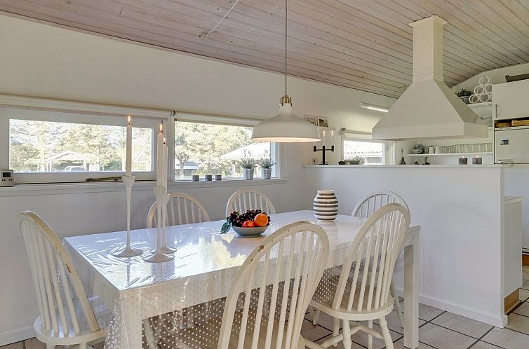 Vakantiehuis "Anella" - 1.4km from the sea