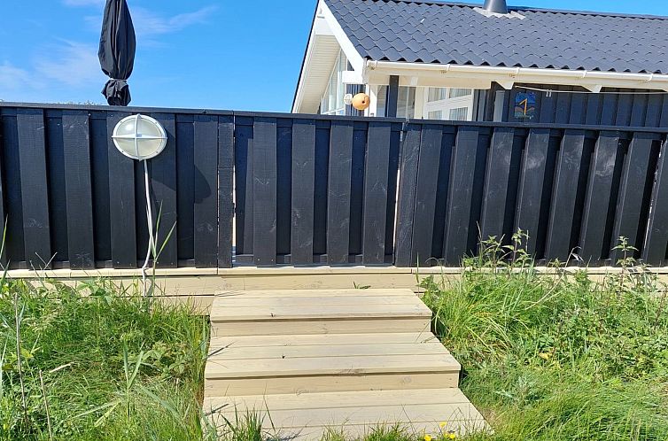 Vakantiehuis "Sixten" - 450m from the sea