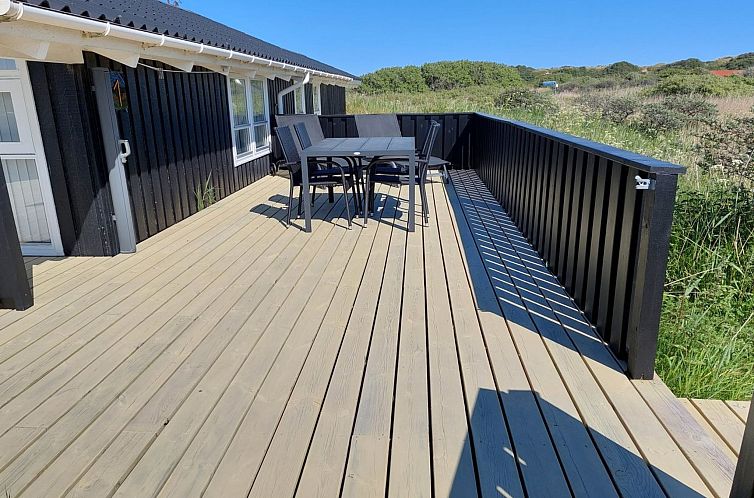 Vakantiehuis "Sixten" - 450m from the sea