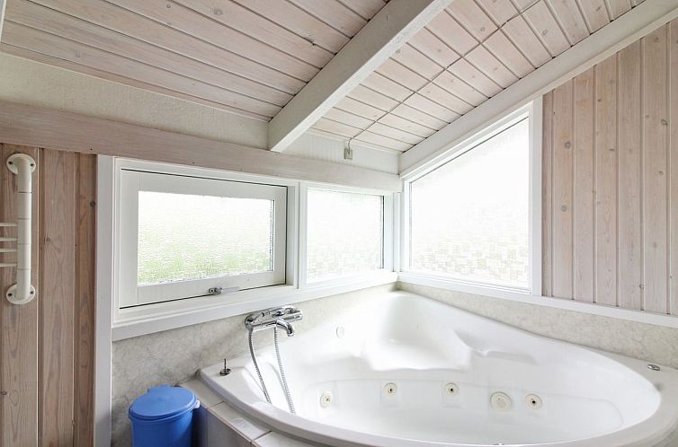 Vakantiehuis "Sixten" - 450m from the sea