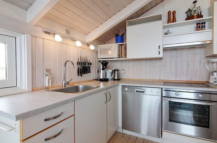 Vakantiehuis "Sixten" - 450m from the sea