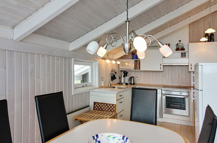 Vakantiehuis "Sixten" - 450m from the sea