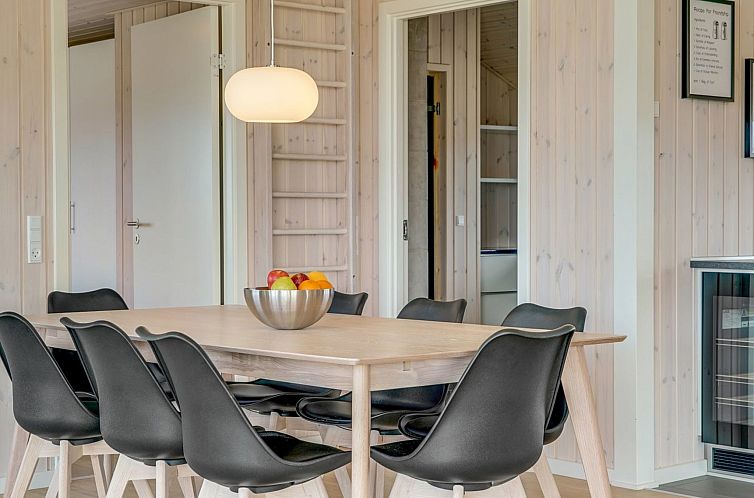 Vakantiehuis "Esma" - 150m from the sea