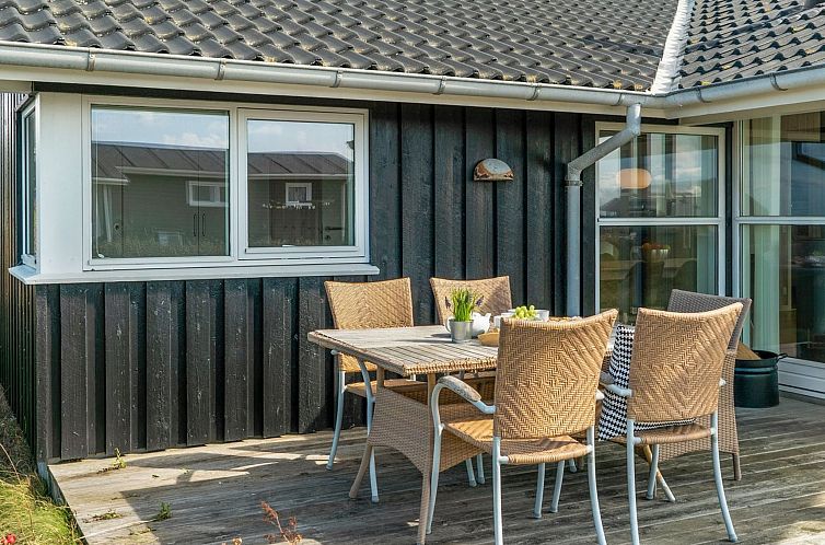 Vakantiehuis "Esma" - 150m from the sea