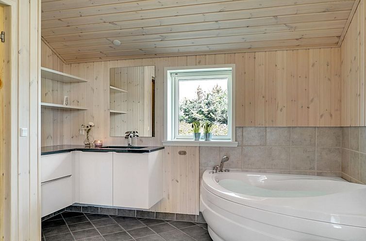 Vakantiehuis "Esma" - 150m from the sea