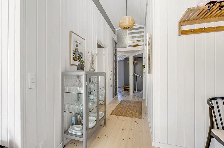 Vakantiehuis "Verner" - 990m from the sea