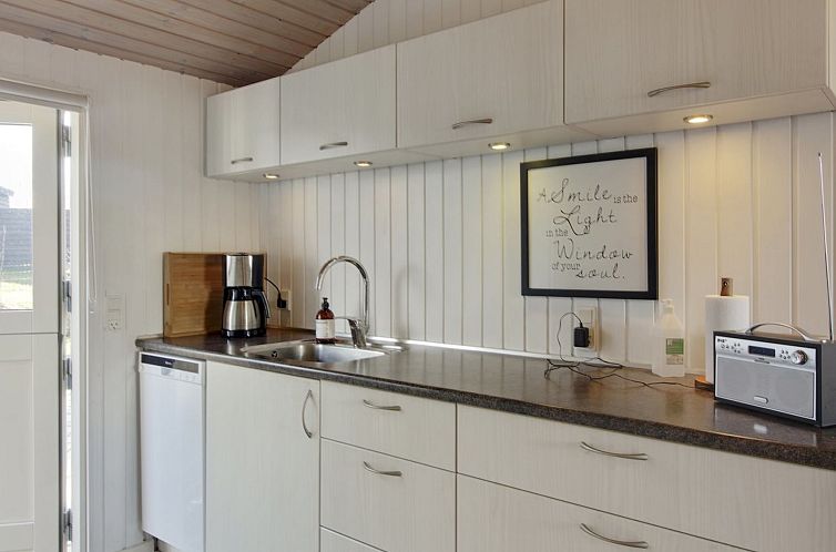 Vakantiehuis "Fridhild" - 875m from the sea